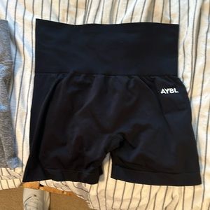 Empower seamless shorts